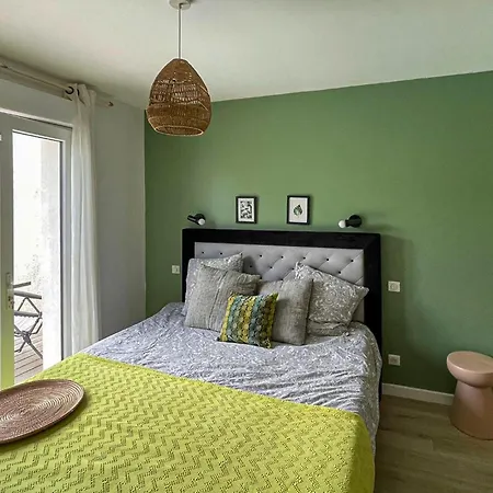 Charmante Maison Avec Piscine Дом отдыха *