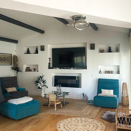 Charmante Maison Avec Piscine Дом отдыха Лагор